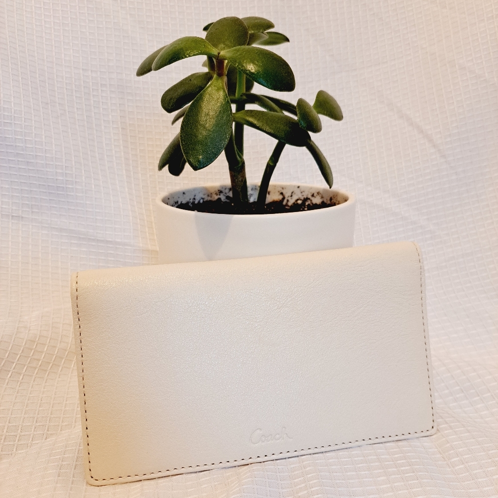EUC Coach Checkbook